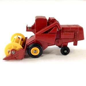 Vintage Matchbox Lesney No 65 Claas Combine Harvester Red Diecast Made England